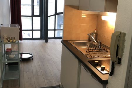 BORDEAUX CENTRE - Studio dans immeuble en pierre - Photo 5