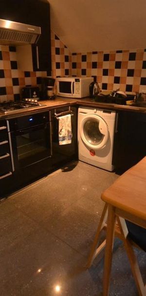 1 bedroom Flat To Let - Photo 1