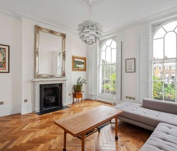 An attractive, five storey Victorian home overlooking this pictures... - Photo 4