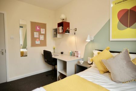 6 bedroom house to rent - Photo 2