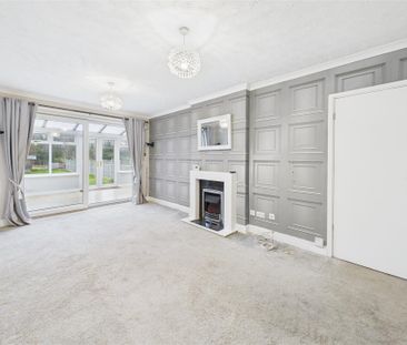 3 bedroom Semi-detached house to rent - Photo 1