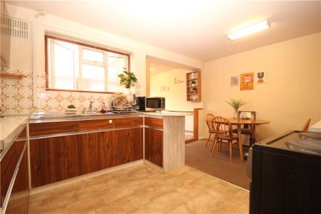 Pond Meadow, Guildford, Surrey, GU2 8LE - Photo 2