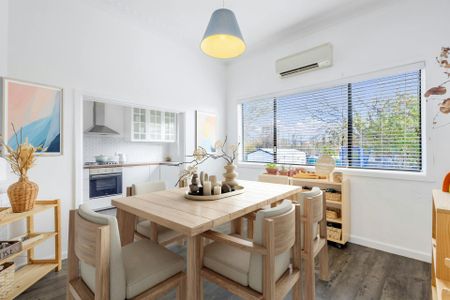 NEAT AND TIDY 3 BEDROOM HOME WITH HOME OFFICE - Photo 5