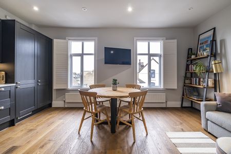 2 bedroom flat to rent - Photo 2