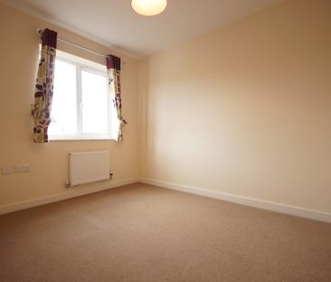 3 bedroom Semi-Detached House to let - Photo 1