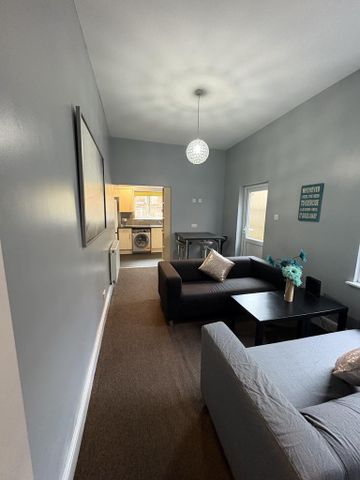 5 bedroom terraced house to rent - Photo 3