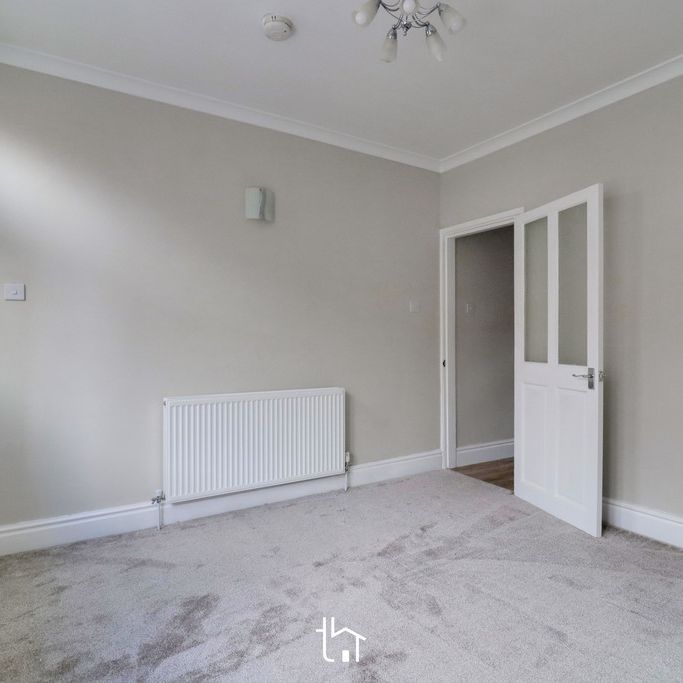 3 bed terraced house to rent in Rugby Road, Hinckley, LE10 - Photo 1