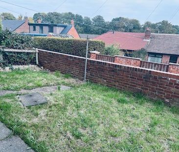 2 bedroom ground floor flat to rent - Photo 6