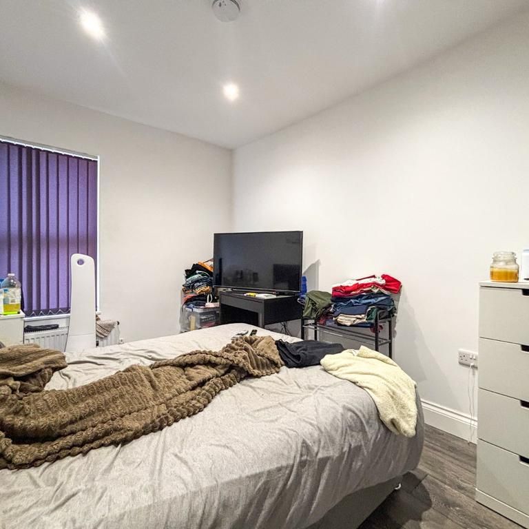 1 bedroom in a house share to rent - Photo 1