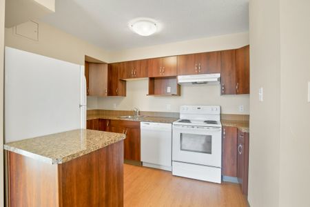 2 Bedroom Unit Available with Elevator in Building - Photo 2