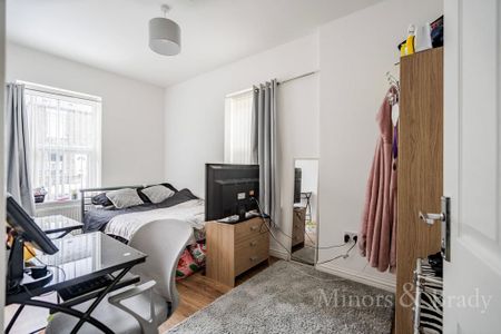 5 bedroom semi-detached house to rent - Photo 5