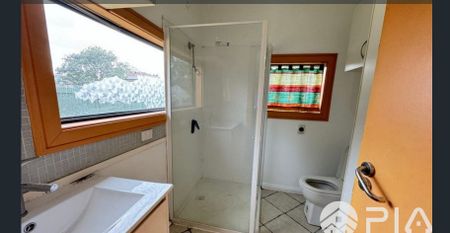 Spacious Three Bedroom Family Home with Convenience at Your Doorstep - Photo 3