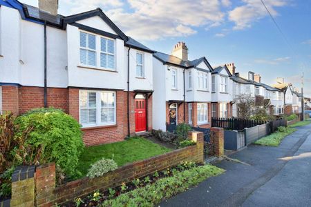 2 bedroom semi-detached house to rent - Photo 2