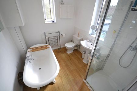 2 bedroom semi-detached house to rent - Photo 5