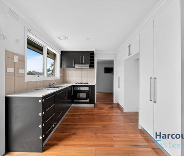 Comfortable Family Living in a Peaceful Setting - Photo 3