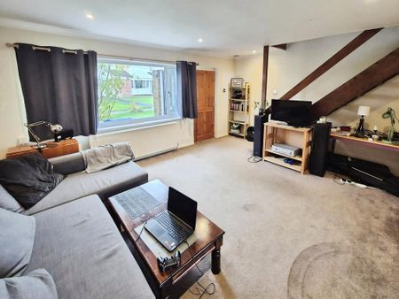 3 bedroom end of terrace house to rent - Photo 2