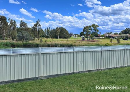 Modern Family Home in a Peaceful Location - Photo 3