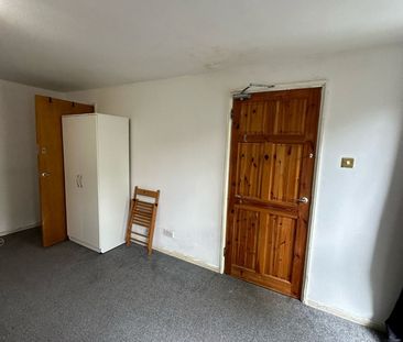 Room in a Shared House, Burgos Grove, SE10 - Photo 3