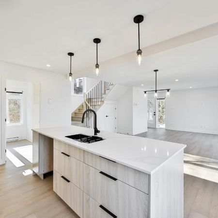 3 CH - 2 SDB - Sainte-Agathe-des-Monts - $2,175 /mo - Photo 3