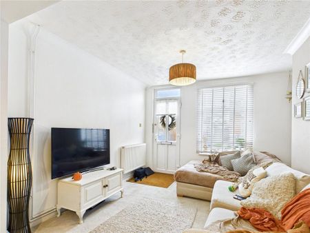 2 bedroom terraced house to rent - Photo 3