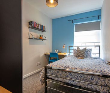 Completely remodelled to spectacular standard! - Photo 4