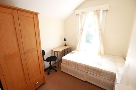 4 Bed Terraced House, Norris Road, RG6 - Photo 3