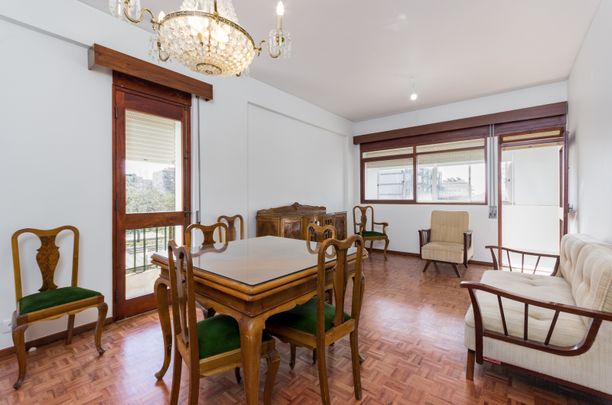 Apartamento T2+1 para arrendamento sem móveis no Restelo, Belém - Photo 1