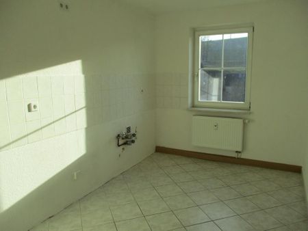 2-Raum-Wohnung im Grünen, 51,10 m² Wohnfläche – Keller – Dachboden – PKW-Stellplatz - Photo 4