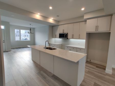For Lease - 925 Deveron Crescent Unit# 08, London South, Ontario - Photo 4