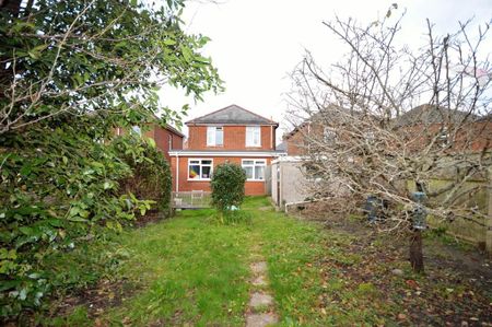6 bedroom detached house to rent - Photo 4