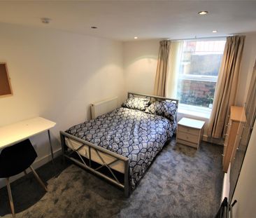 Winston Gardens, Headingley, LS6 3LA, Leeds - Photo 2