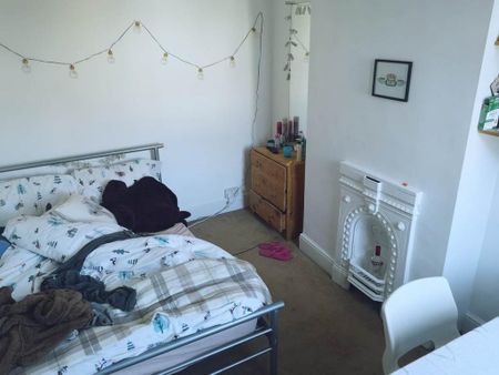 4 bedroom terraced house to rent - Photo 4