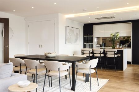 Bayswater Road, London, W2 flat - penthouse to rent - Photo 5