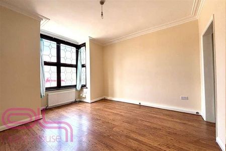 Hanworth Road, Hounslow, TW4 - Photo 2
