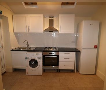House share to rent - Photo 3