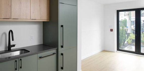 The Charlesworth: One Bedroom available for Sept 1. Pet Friendly - Photo 2