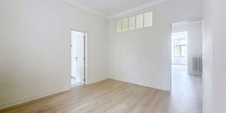 Appartement te huur in Etterbeek voor € 1.100 met 1 slaapkamer - Photo 3
