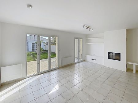 Location Maison 4 pièces 79m² PUILBOREAU 17138 - Photo 3