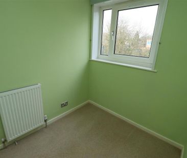 3 bedroom semi-detached house to rent - Photo 6