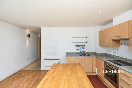 1 bedroom flat to rent - Photo 4