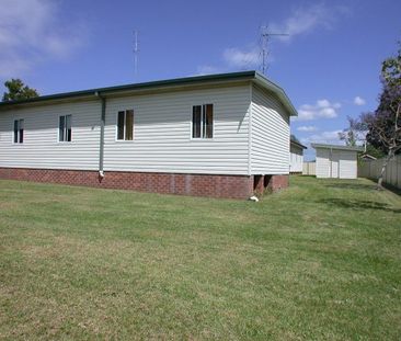 2 bedroom flat in a Great Location! - Photo 5