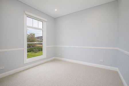 "Your Hamptons-Inspired Haven - Spacious Four Bedroom Family Home" - Photo 3