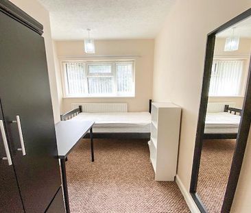 5 bedroom terraced house to rent - Photo 3