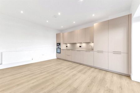 Chastilian Road, Dartford, Kent, DA1 3JJ - Photo 2