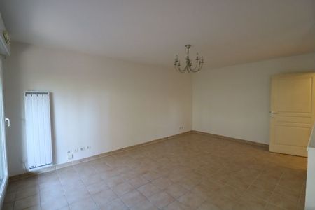 Appartement 3 pièces 63m2 MARSEILLE 8EME 1 255 euros - Photo 3