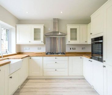 4 bedroom detached house to rent - Photo 5