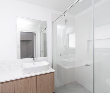 Spacious 4-Bedroom Home - Comfort, Convenience, and Effortless Living - Photo 6