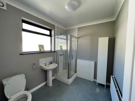 3 bedroom terraced house to rent - Photo 3