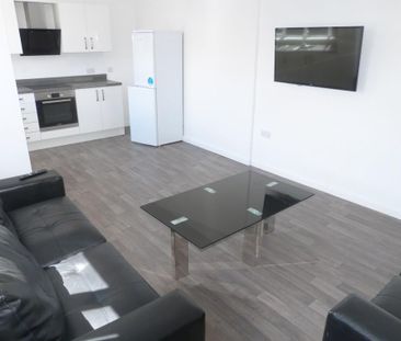 1 bedroom in a flat share to rent - Photo 6