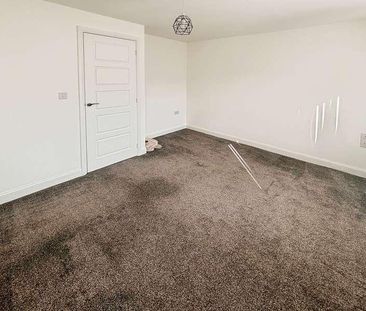 Lon Y Rheilffordd, Barry, CF62 - Photo 4